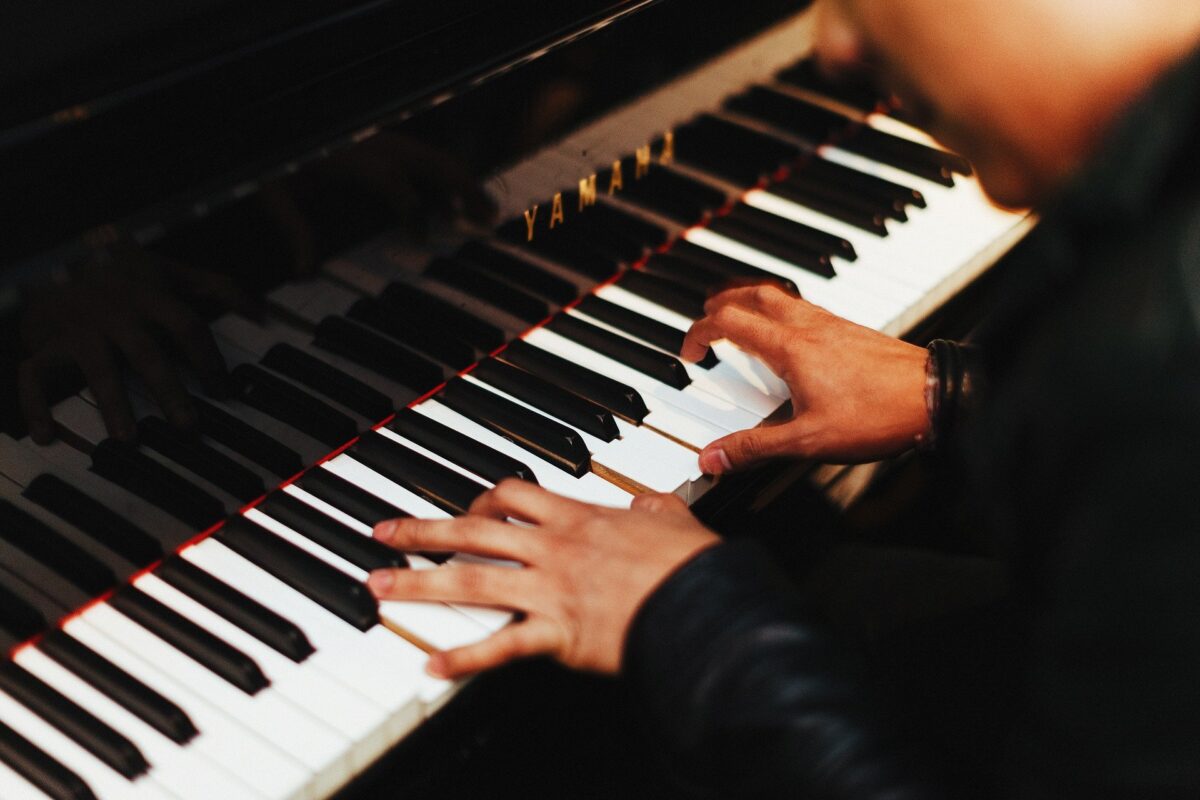 Best Online Piano Lessons | 10 Scientific Benefits Of Learning Piano