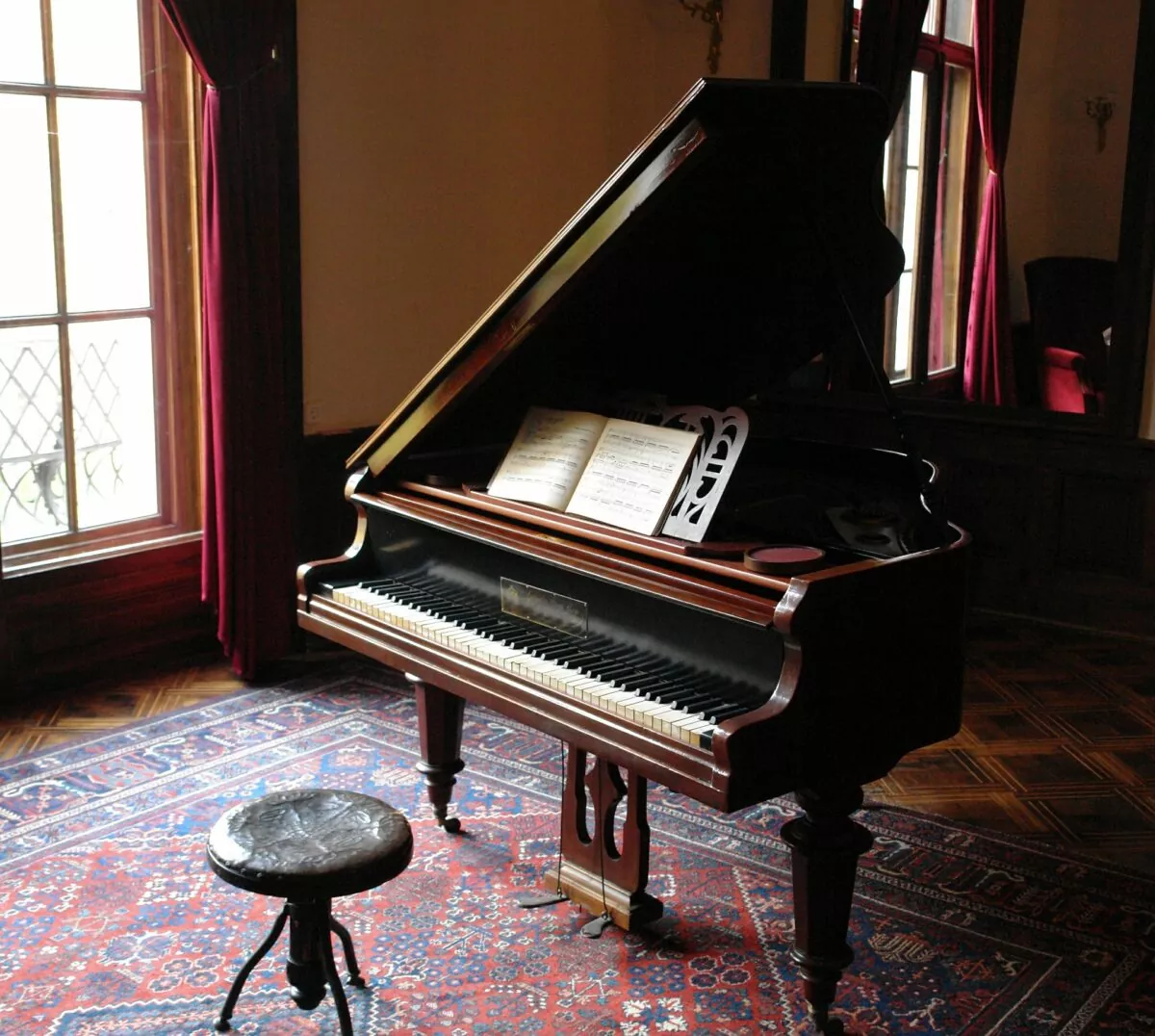 Piano Sizes | To Know More About Different Piano Sizes | Lee's Music